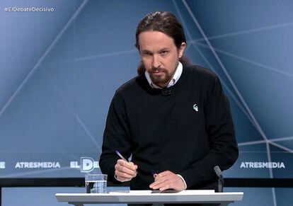 Pablo Iglesias viste esta noche un jersey negro de una marca con sede en el madrileño barrio de Malasaña consagrada a la República, llamada 198.