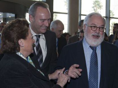 El ministro de Agricultura, Miguel Arias Ca&ntilde;ete, junto al presidente del Consell, Alberto Fabra, y la alcaldesa de Valencia, Rita Barber&aacute;.