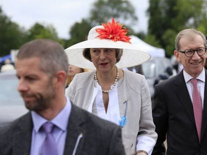 May, ministra del Interior y candidata a l&iacute;der tory, el viernes en una regata. 