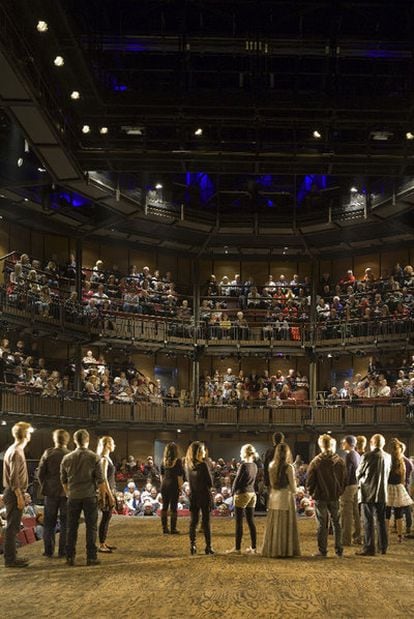 La Royal Shakespeare Company en una representación en su teatro, en Stratford-upon-Avon.