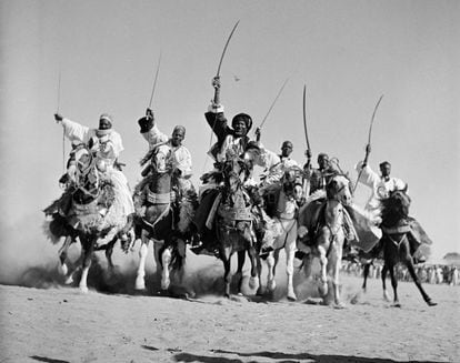 Fantas&iacute;a&#039;, fotograf&iacute;a de George Rodger realizada en 1941 en Chad.