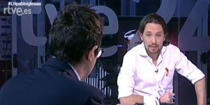 Un momento de la entrevista de Sergio García a Pablo Iglesias.