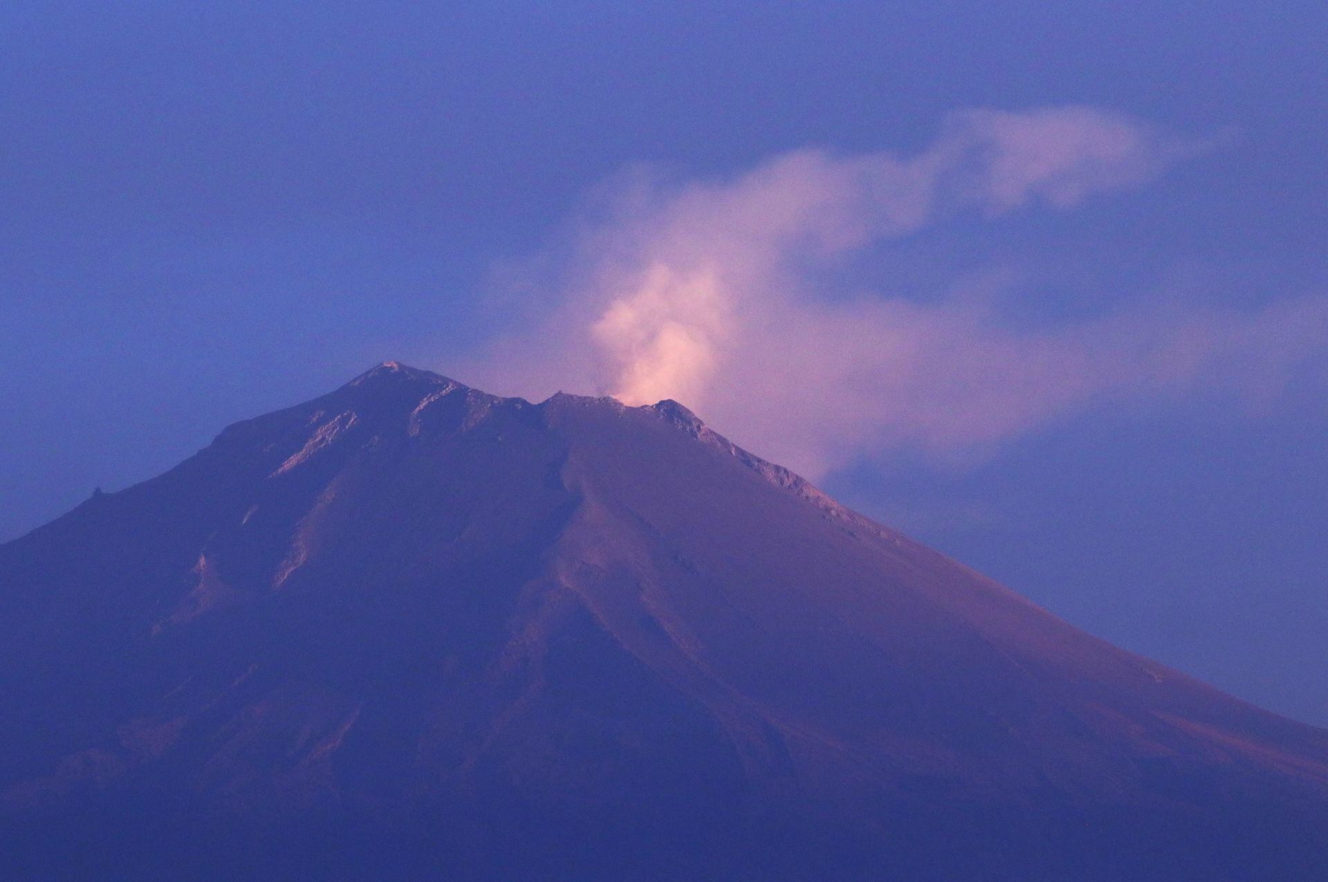 Emisiones del volcán Popocatépel.
