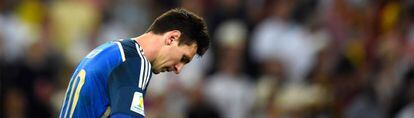 Messi, cabizbajo durante el partido.