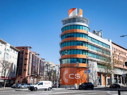 Fachada de la sede nacional de Ciudadanos, en la calle de Alcalá de Madrid, en una foto distribuida por la formación política.