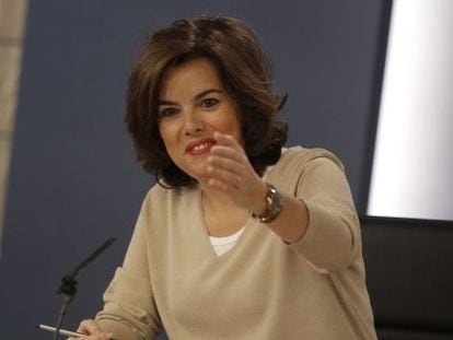 Rueda de prensa de Soraya Sáez de Santamaría tras el Consejo de ministros