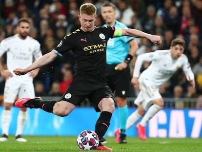 De Bruyne anota su gol de penalti.