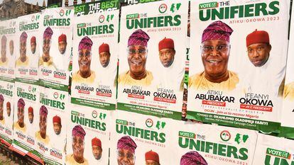 Carteles del candidato opositor y uno de los favoritos en las elecciones de Nigeria, Atiku Abubakar, en Abeokuta, en el suroeste de Nigeria, el pasado 18 de enero.