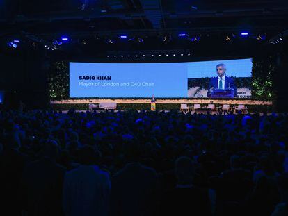 El alcalde de Londres, Sadiq Khan, habla en la apertura de la Cumbre Global de Alcaldes del C40, en Buenos Aires (Argentina), el 20 de octubre de 2022.
