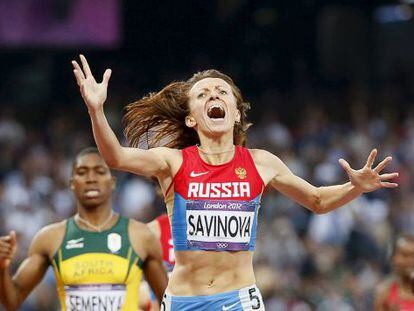 La rusa Mariya Savinova vence en los 800 de Londres 2012.