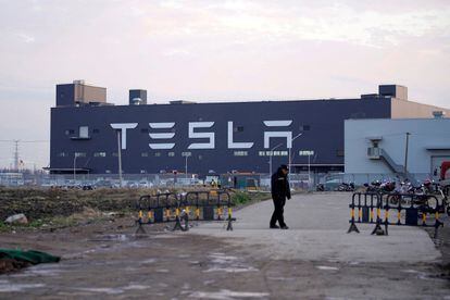 La gigfactoria de Tesla en Shangai.