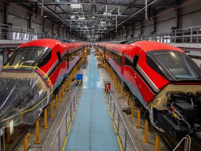 Trenes ETR 1000 en la fábrica italiana de Hitachi Rail.