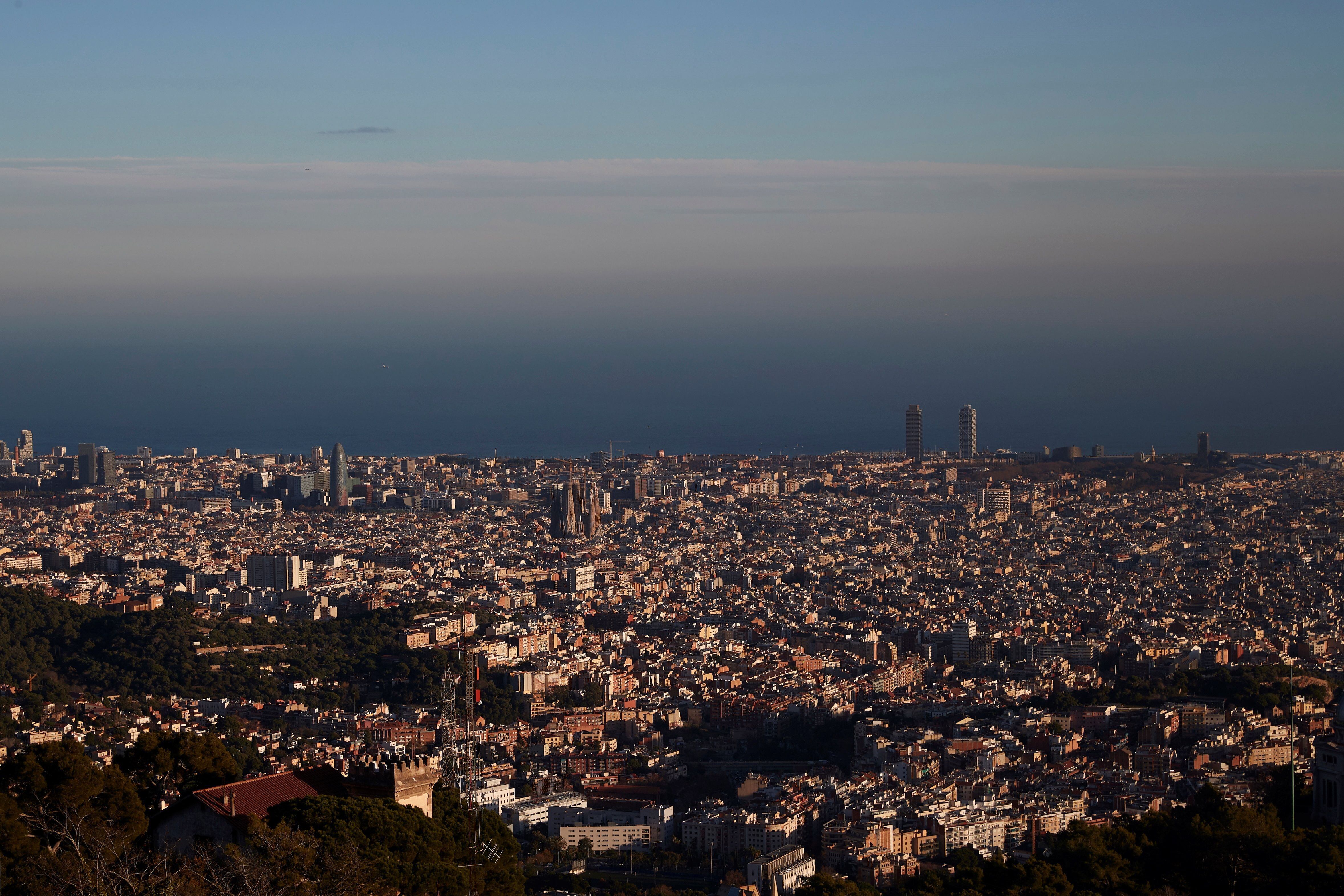 La boina de contaminación de Barcelona, el pasado martes. 