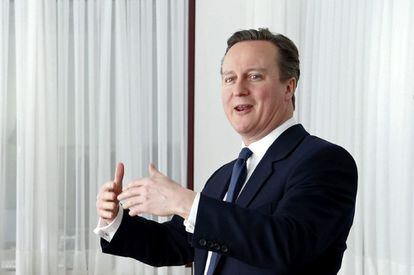 El primer ministro británico, David Cameron, antes de una reunión bilateral con su homólogo italiano, Matteo Renzi, hoy en Bruselas.