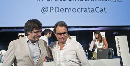 Carles Puigdemont, junto a Artur Mas en el congreso que fund&oacute; el PDC. 