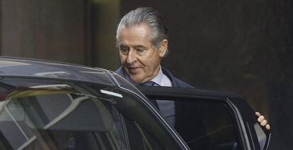 L'expresident de Caja Madrid Miguel Blesa, ahir, sortint de l'Audiència Nacional.