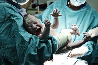 Un recién nacido.