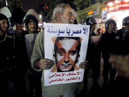 Protesta contra Bassem Youssef, el mi&eacute;rcoles en El Cairo.