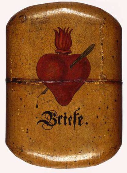 Caja para guardar cartas de amor. Anónimo. Origen alemán, siglo XIX. Cortesía del los Reales Museos de Arte e Historia de Bélgica. Bruselas.