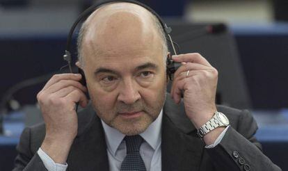 El comisario europeo de Asuntos Econ&oacute;micos, Pierre Moscovici, en el Parlamento Europeo.
