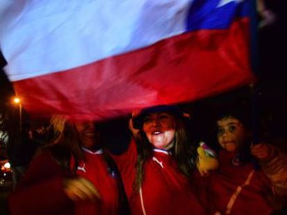 Miles de seguidores celebran el segundo triunfo consecutivo de Chile en la Copa América