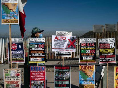 Protesta frente al muro fronterizo de Tijuana el 15 de febrero de 2022.