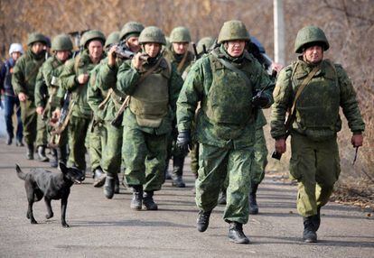 Milicianos de la denominada República Popular de Donetsk, el 9 de noviembre cerca de Petrovskoye.