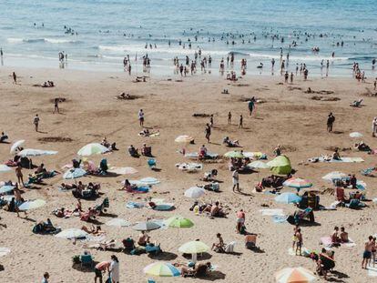 Cómo saber con el móvil si puedes bañarte en la playa donde veraneas