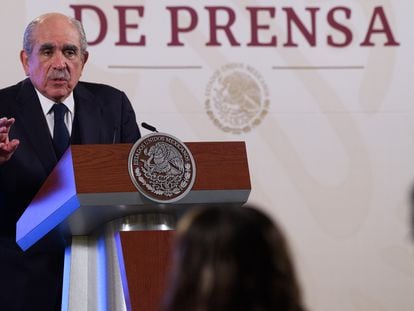 Pablo Gómez, el titular de la Unidad de Inteligencia Financiera, durante la conferencia matutina en el Palacio Nacional, el 6 de febrero de 2024.