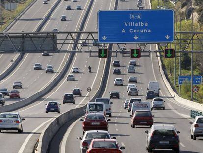 Si provoca un accidente por usar el móvil, podría tener que pagar los daños