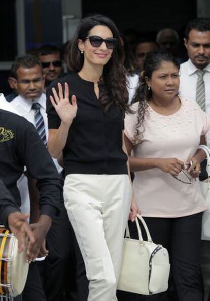 Amal Clooney, a su llegada a las Maldivas