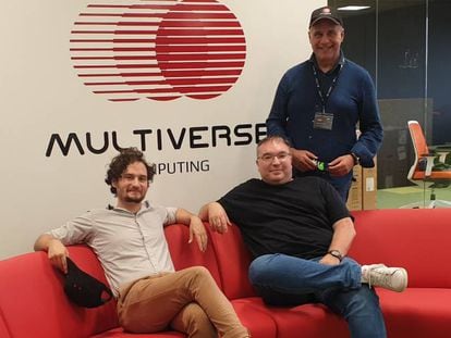 Enrique Lizaso, Román Orús y Sam Mugel, cofundadores de Multiverse Computing.