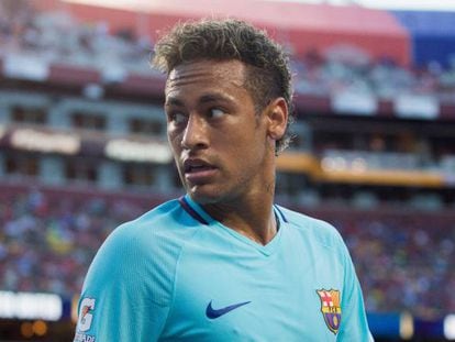 Neymar, durante el duelo ante el Manchester United.