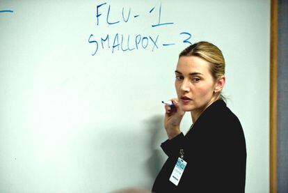 Kate Winslet, in 'Contagion', by Steven Soderbergh.  The 2011 film that anticipated what could happen in the event of a pandemic very similar to that experienced with Covid 19.