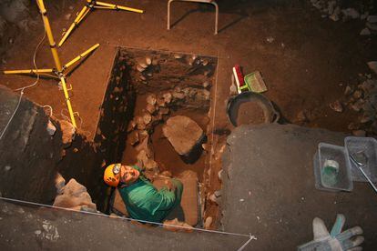 Researcher Juan Carlos Vera in Ivry Nor Umusa Cave, Early Neolithic.