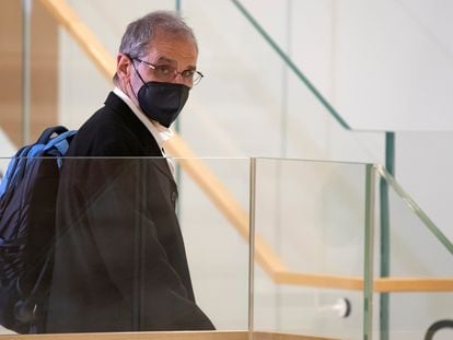 El exjefe de ETA José Antonio Urrutikoetxea, 'Josu Ternera' abandonaba los juzgados de París en septiembre de 2021.