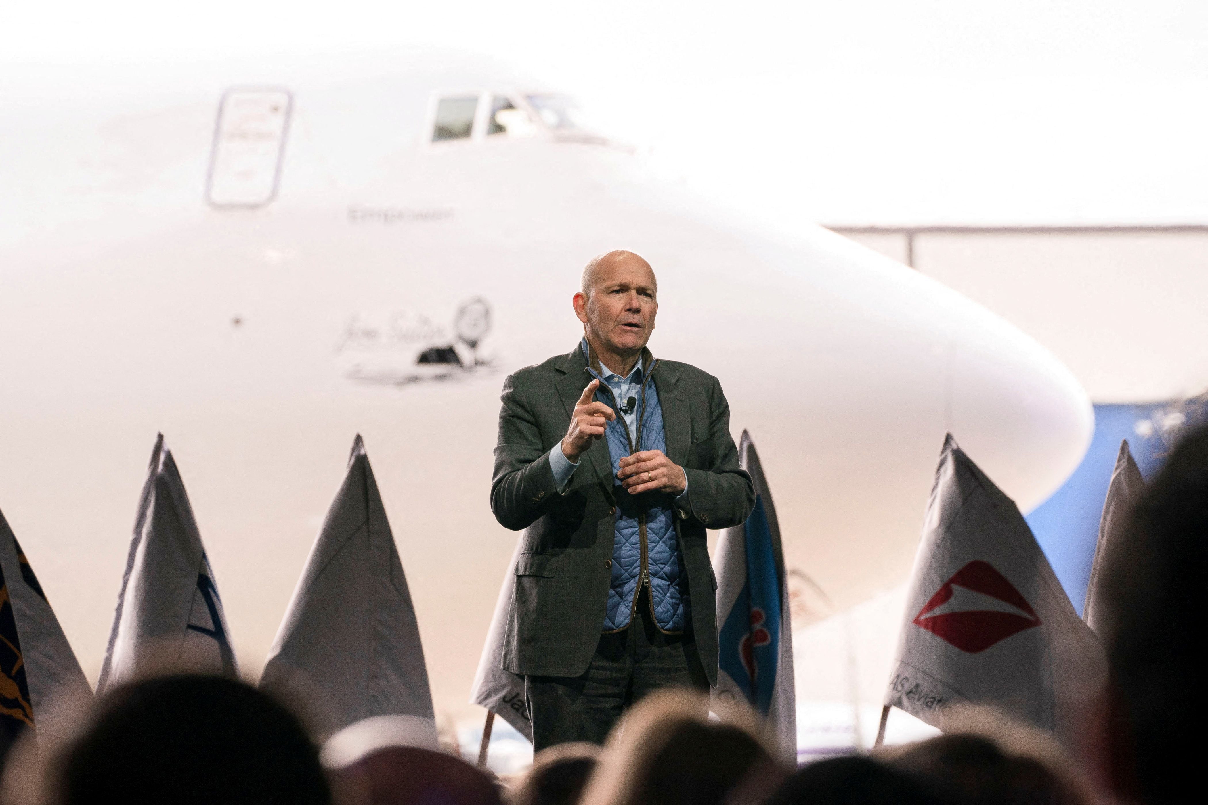 El jefe de Boeing anuncia su dimisión en plena crisis de la empresa