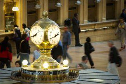 Reloj del punto de información en el vestíbulo principal de la Grand Central Terminal de Nueva York.