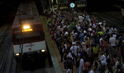 Colas en la estación de Atocha por el paro del día 10 de junio.