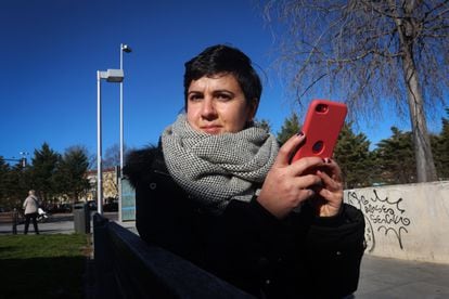 Carolina, joven expulsada de la red social Tinder sin motivo aparente, esta semana en Madrid.