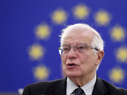 Josep Borrell da un discurso en la sede del Parlamento Europeo en Estrasburgo, en octubre pasado.