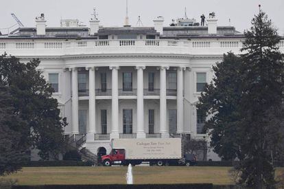 Un camión de mudanza en la Casa Blanca