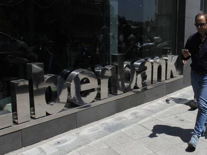 Abanca plantea una posible opa por Liberbank a 0,56 euros por acción