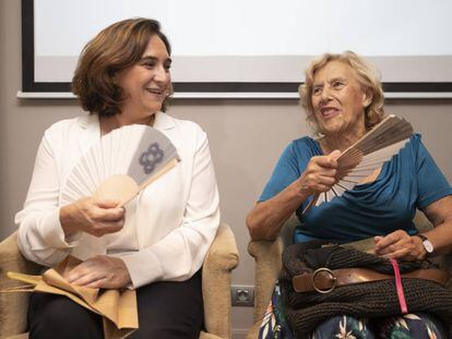 Ada Colau y Manuela Carmena, en un momento de la conversación.