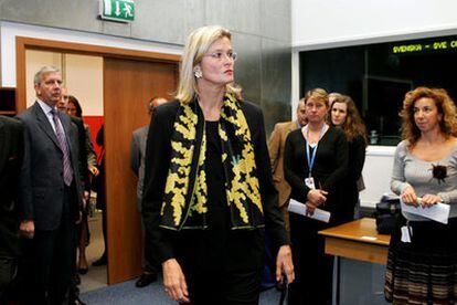 La ministra de Asuntos Exteriores austriaca, Ursula Plassnik, a su llegada  a la reunión de hoy.