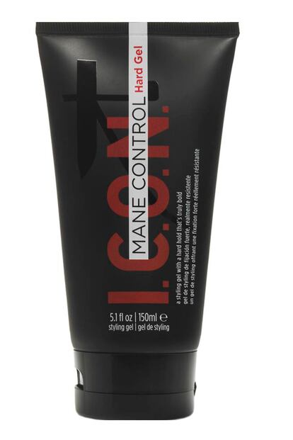 El objetivo es utilizar un producto fijador que deje el cabello prácticamente cristalino, como el Mane Control de ICON que recomienda Diana Daureo (23€).