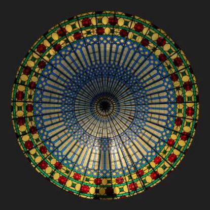 Cúpula de cristal en la antigua fábrica de cigarros Yenidze, en Dresde (Alemania).