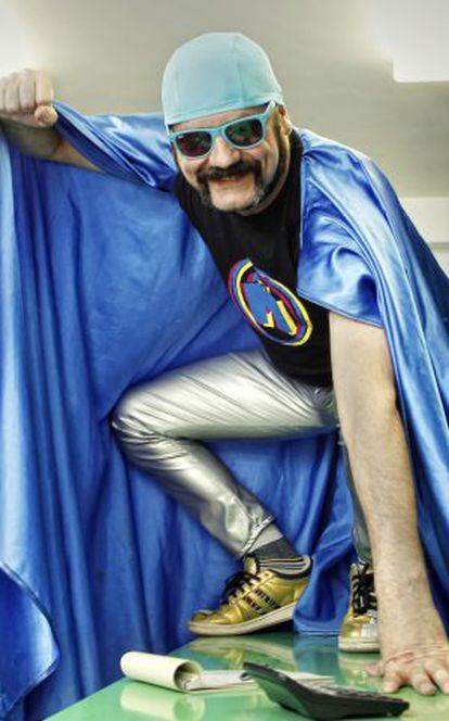 Agustín García caracterizado como Malasaña Man.