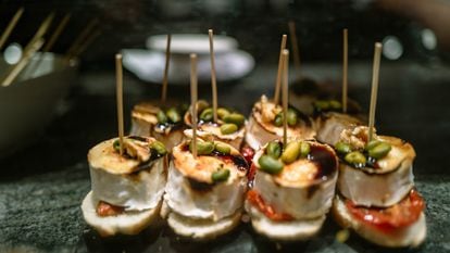 'Pintxos' en un bar de la ciudad de San Sebastián.