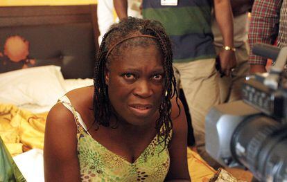 Simone, la mujer de Laurent Gbagbo, en la habitación del hotel Golf de Abiyán, donde fue conducida junto a su marido tras su detención.